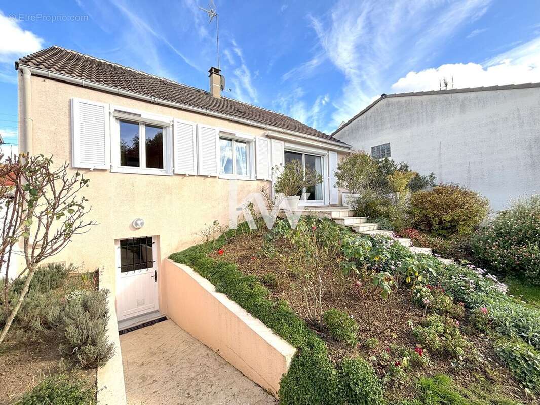 Maison à CORBEIL-ESSONNES