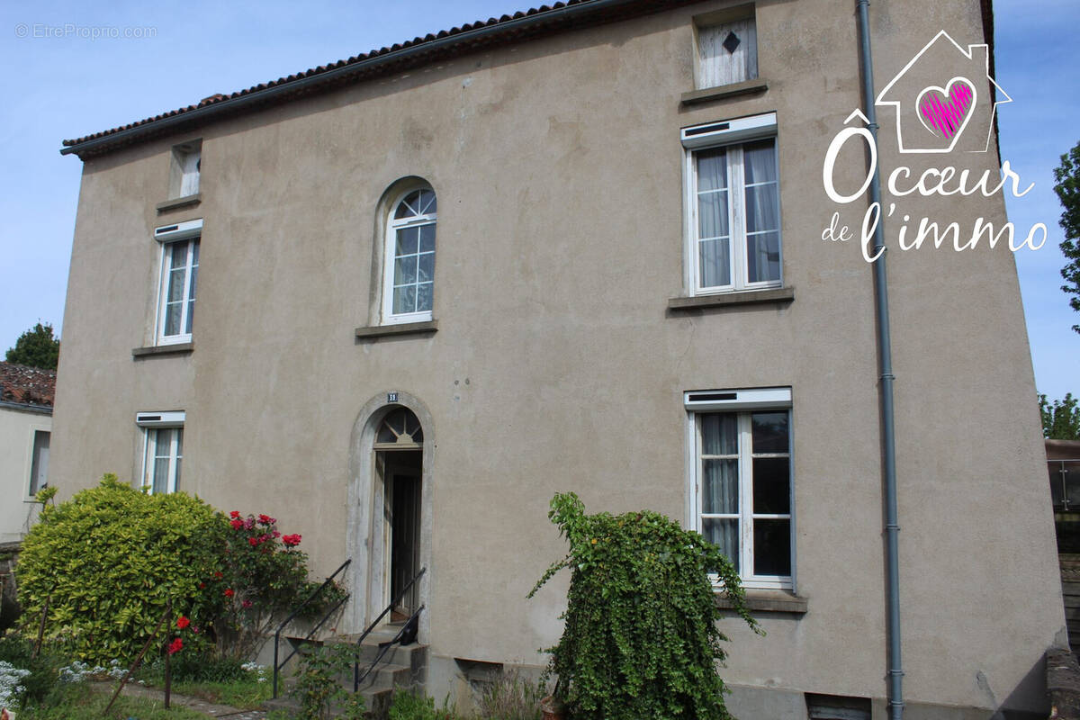 Maison à LA TESSOUALLE