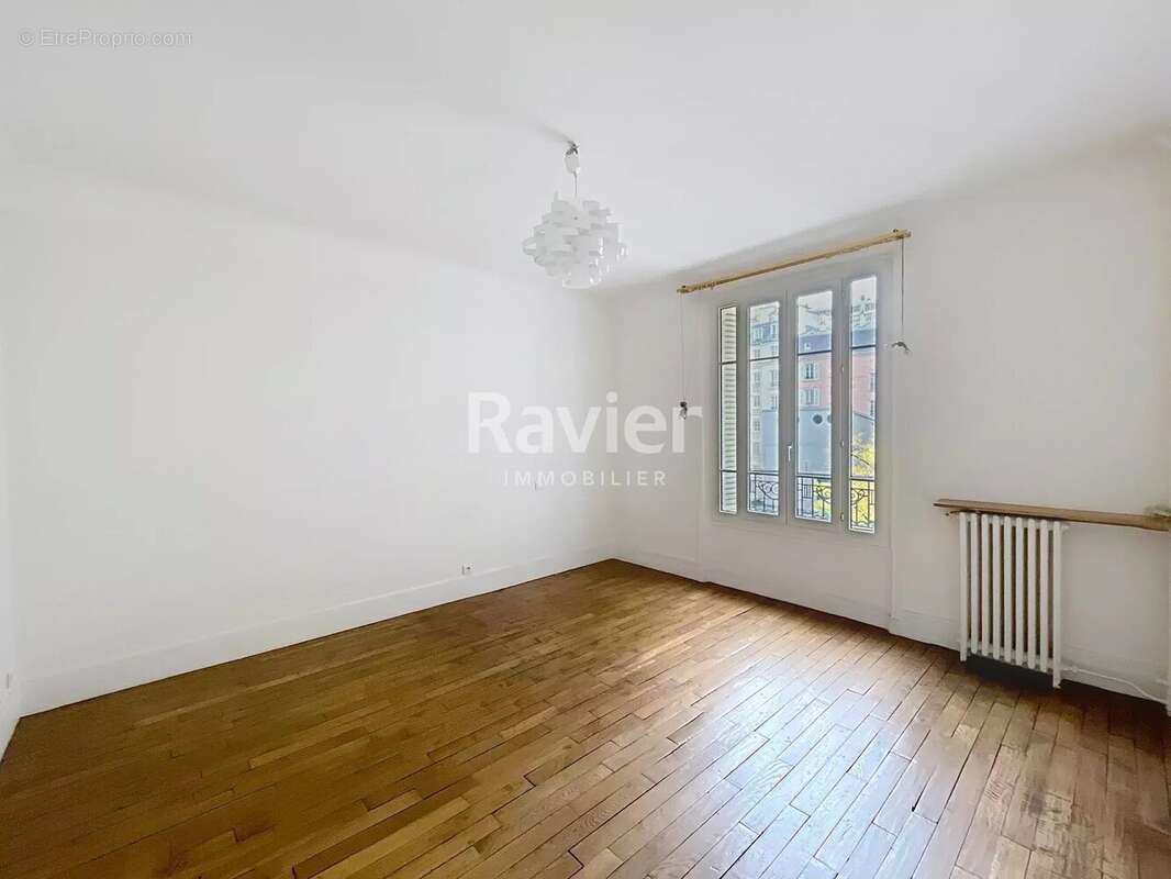 Appartement à PARIS-14E
