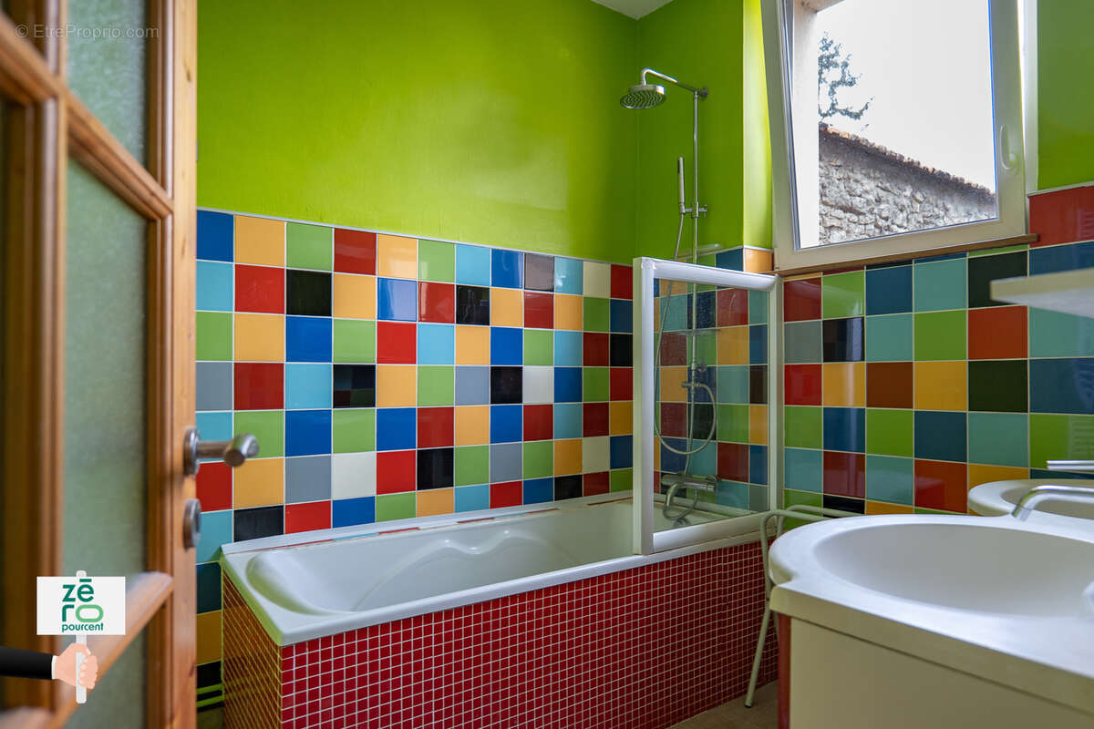 Maison à CHAMPAGNE-LES-MARAIS