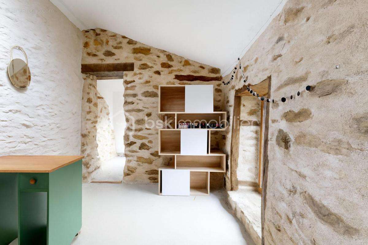 Maison à CHATEAUNEUF-LA-FORET