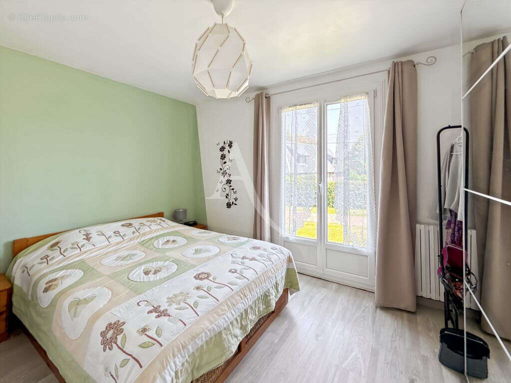 Maison à ETREPAGNY