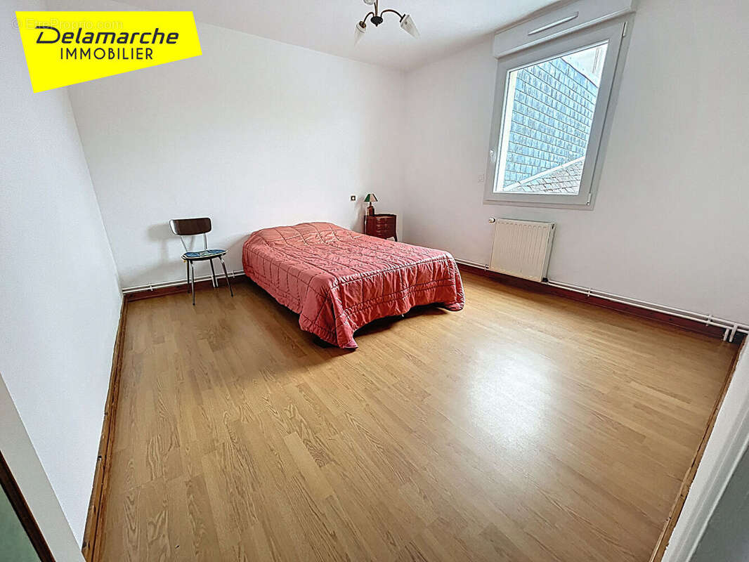 Maison à SAINT-HILAIRE-DU-HARCOUET