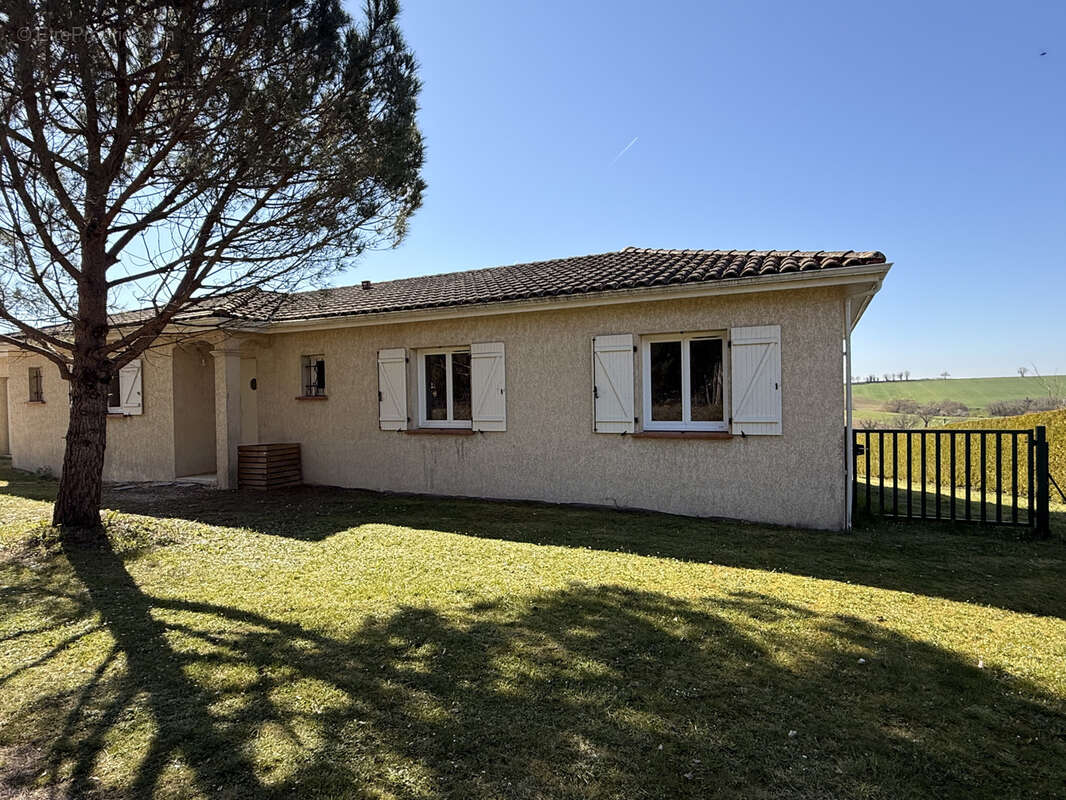 Maison à SAUVAGNAS