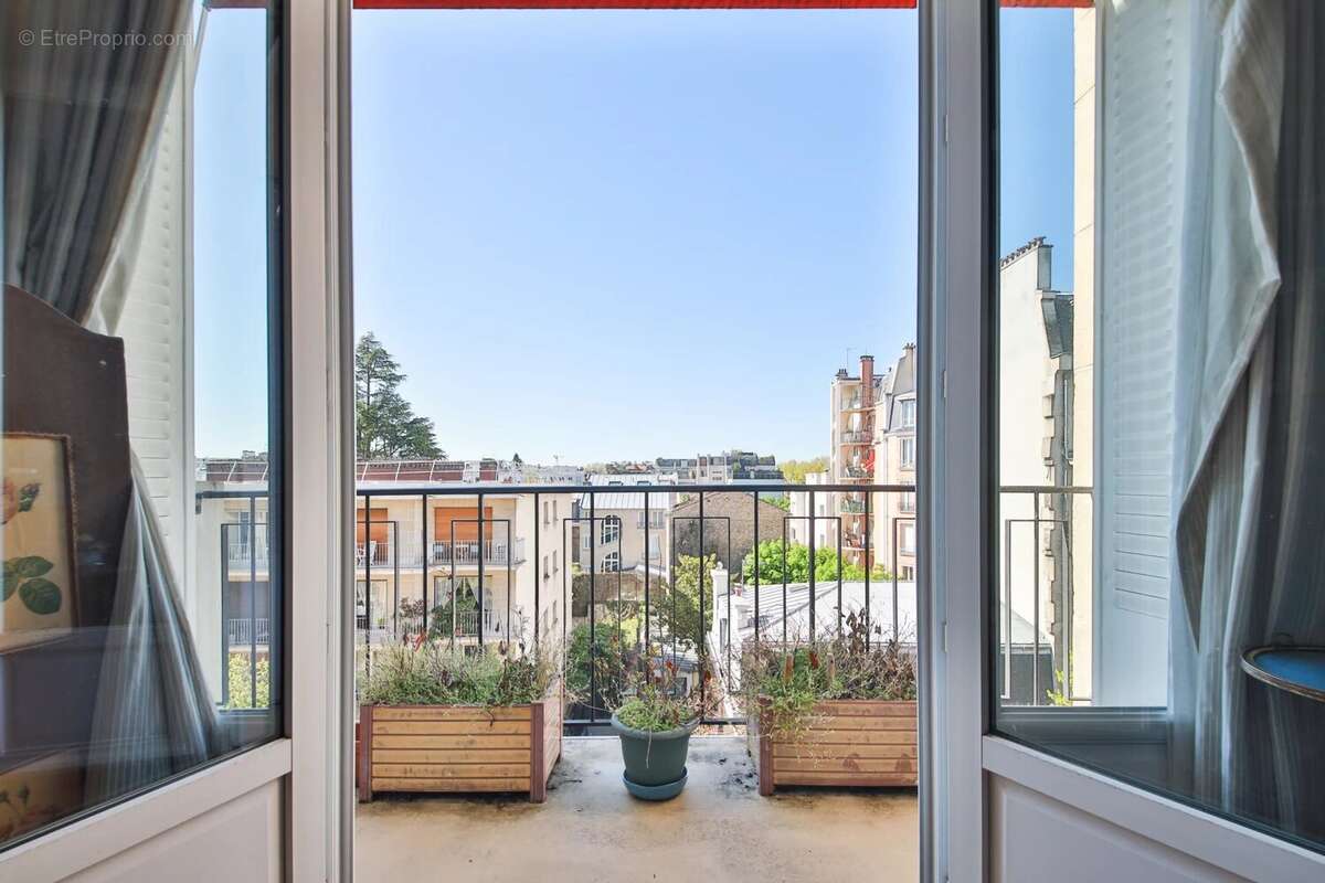 Appartement à NEUILLY-SUR-SEINE