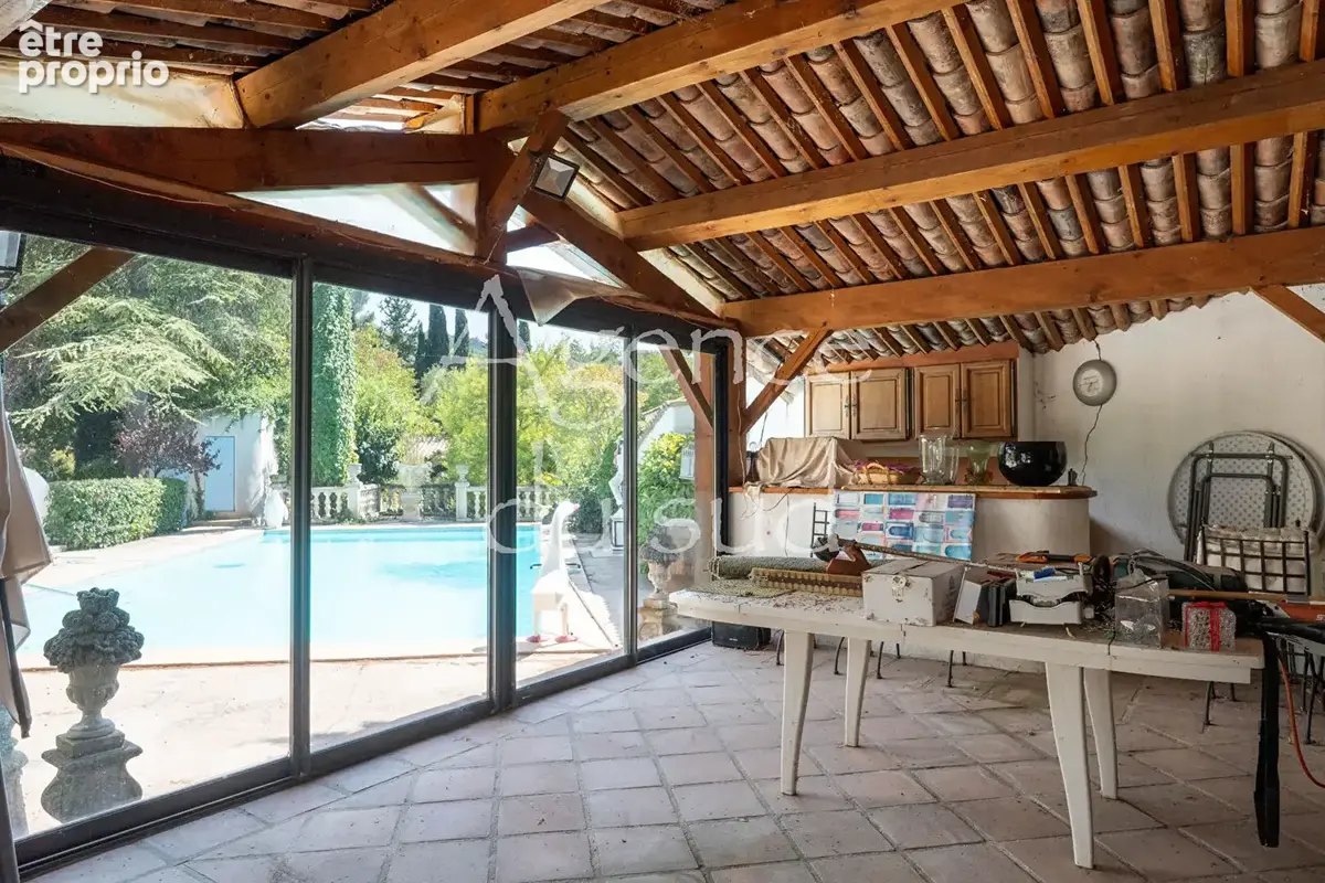 Maison  6 pièce(s) de 200 m² - photo 6