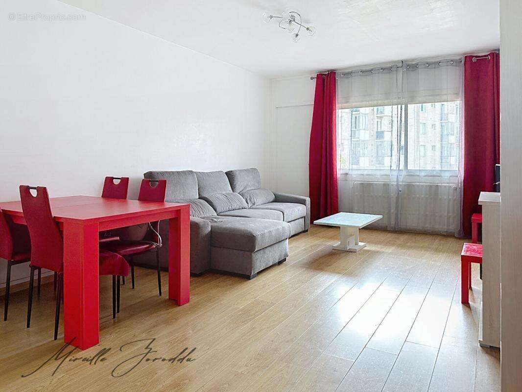 NIMES Appartement   3 pièces 64 m²  avec garage, loggia et cave - photo 3