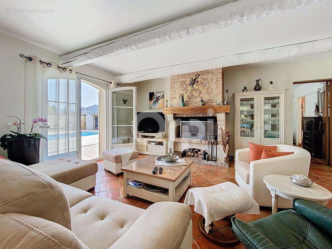 Maison à ROQUEBRUNE-SUR-ARGENS