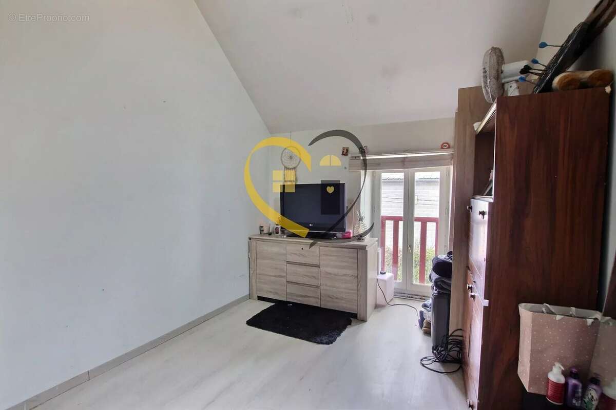 Maison à SAINT-MARTIN-D&#039;AUXIGNY