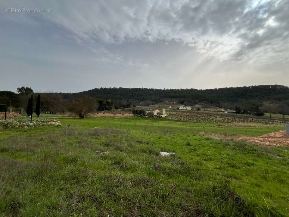 Terrain à SALERNES