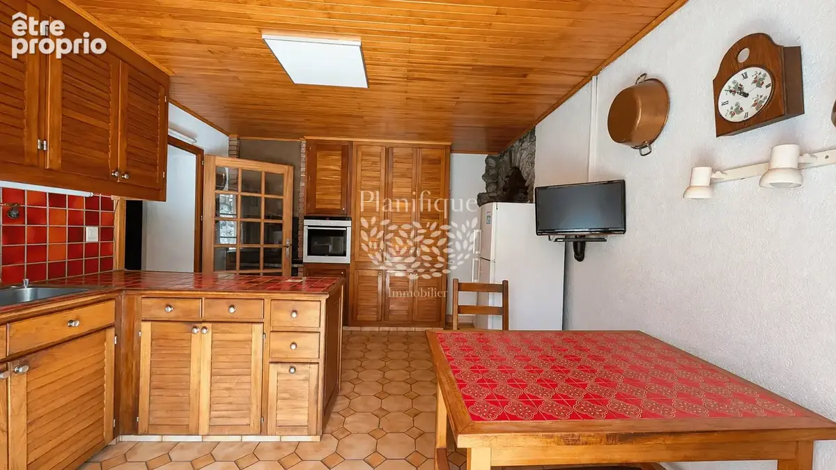 Ferme mitoyenne exposée plein sud de 130 m2 habitables et 292 m2 au sol avec terrain de 710 m2 à Bons-en-Chabl - photo 10
