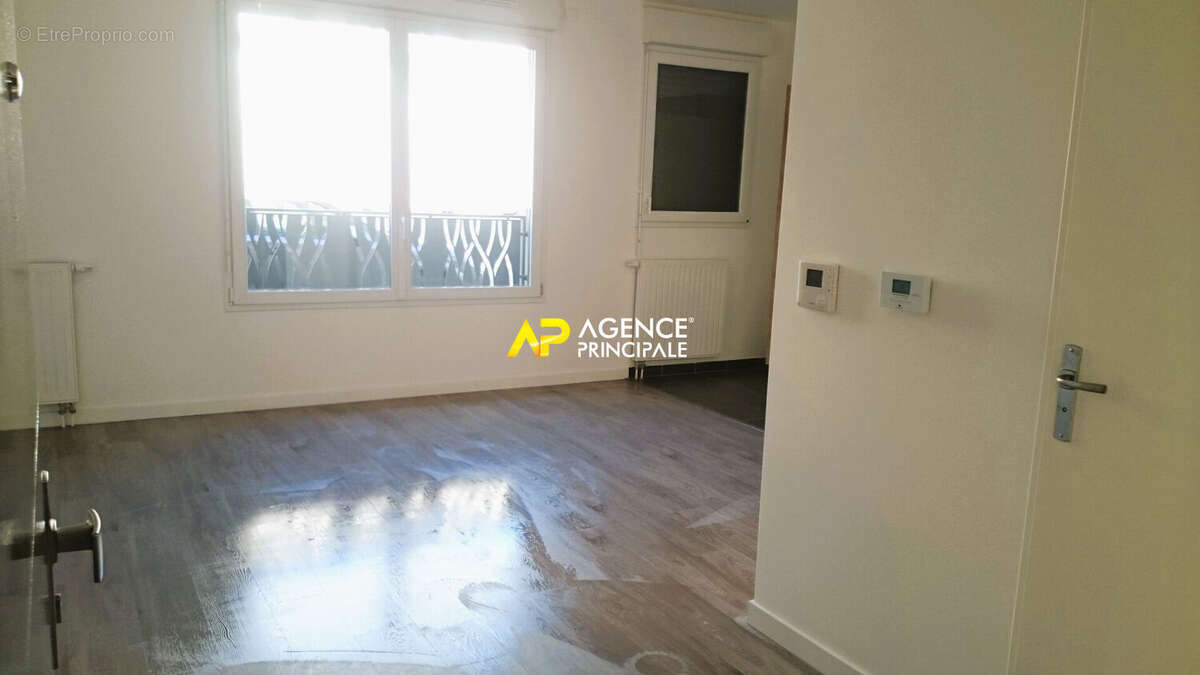 Appartement à SARTROUVILLE