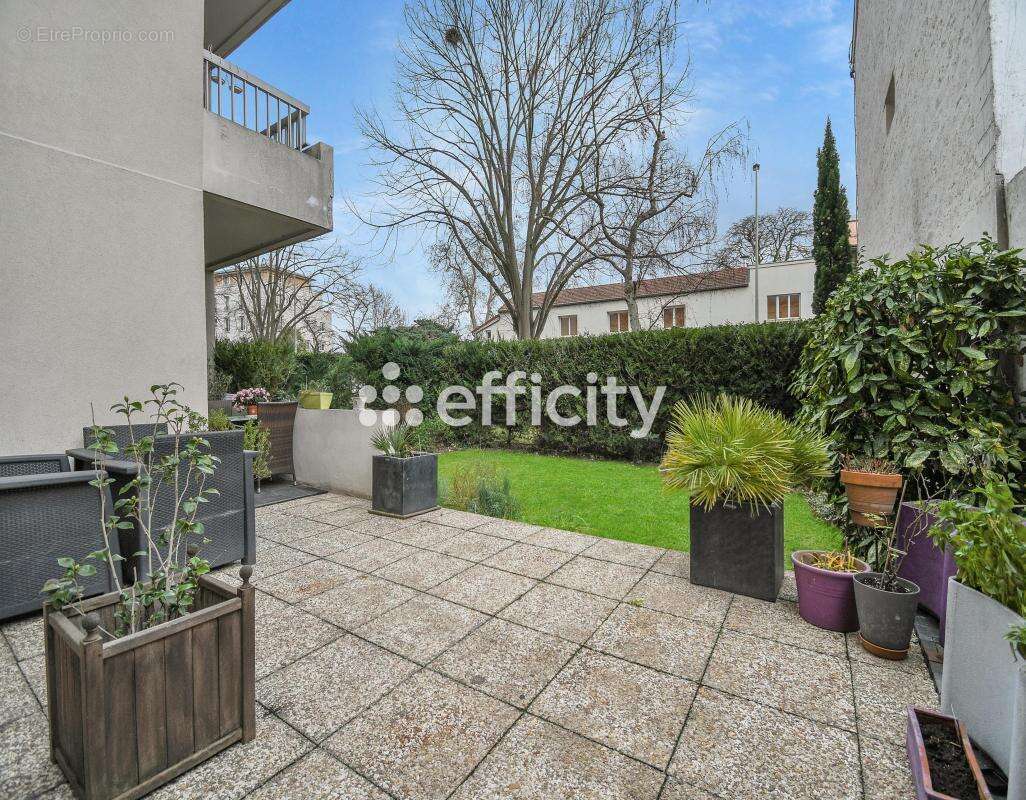Appartement à COURBEVOIE