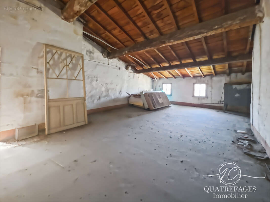 Maison de ville aux beaux volumes proche Théatre. - photo 19