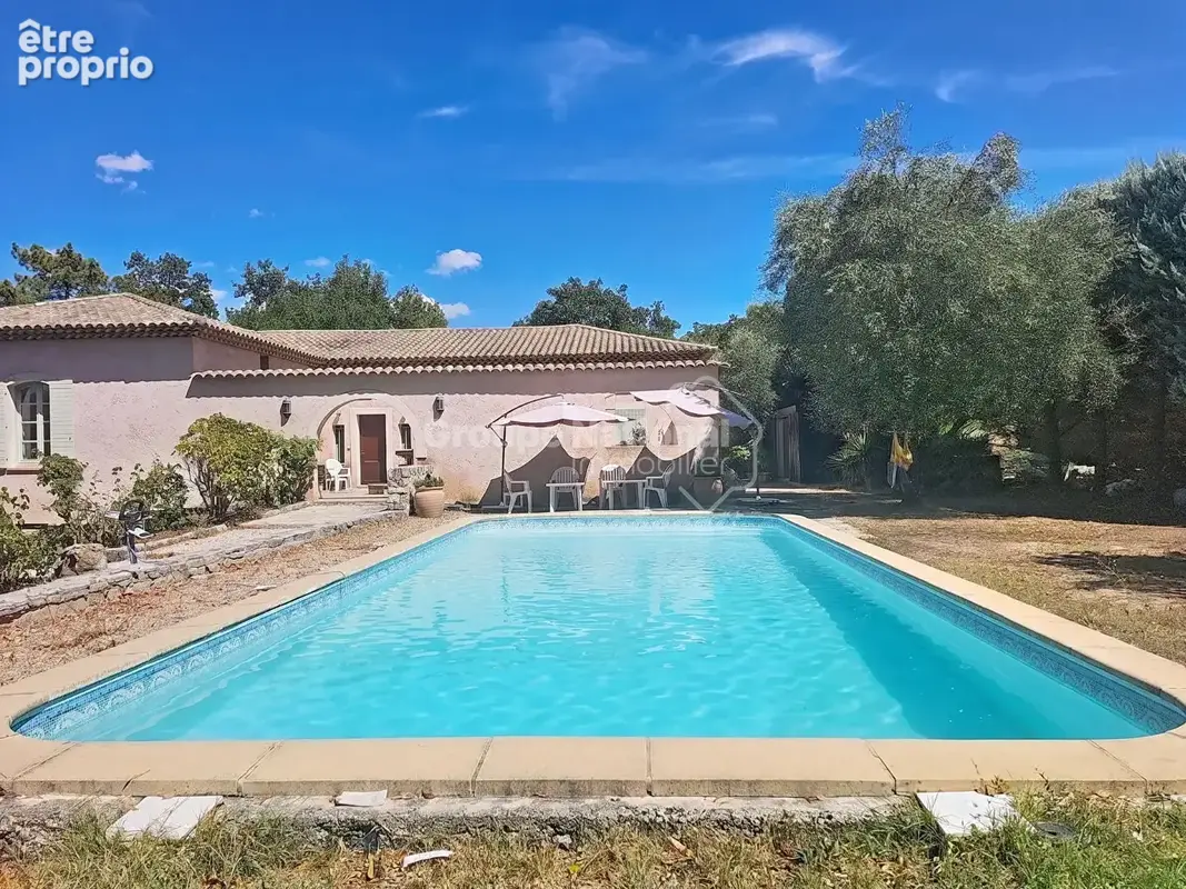 Villa d'architecte 142 m² avec piscine et nombreuses dépendances  - Callian - photo 3