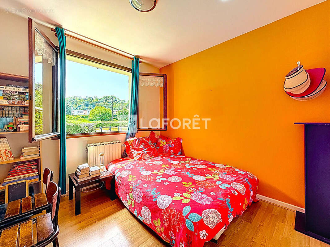 Maison à CHALLES-LES-EAUX