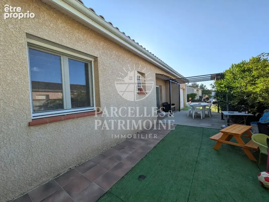 Lherm - Exclusivité - Maison de plain pied T5 avec garage et dépendance sur terrain de 606m² - photo 12