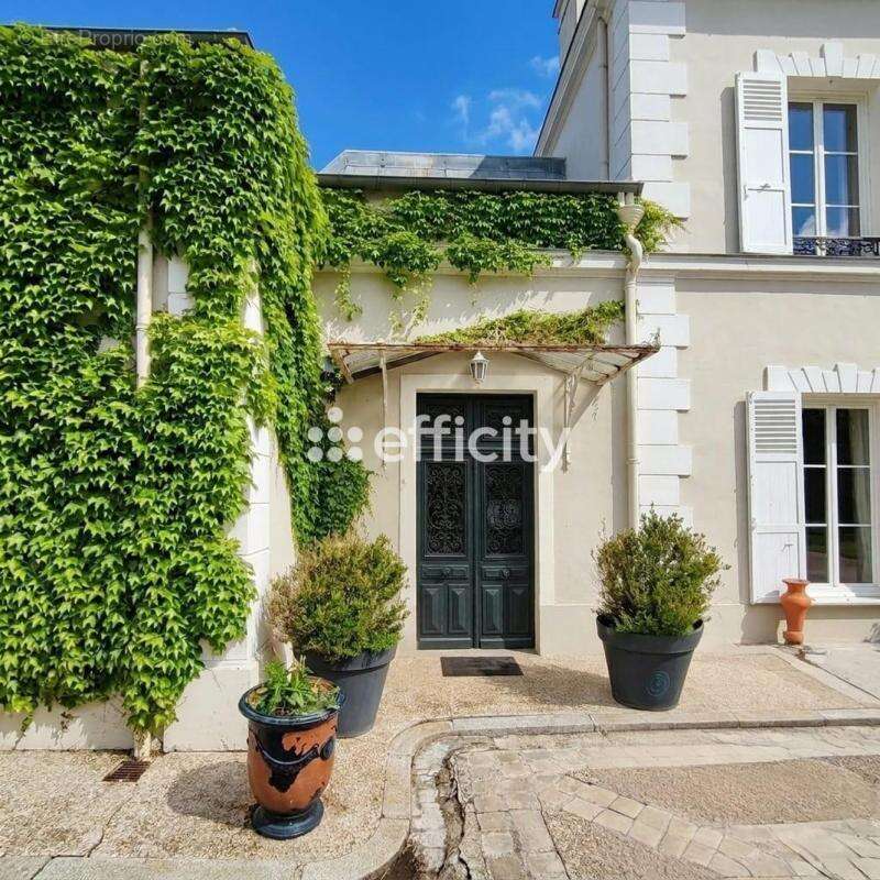 Maison à MEZIERES-SUR-SEINE