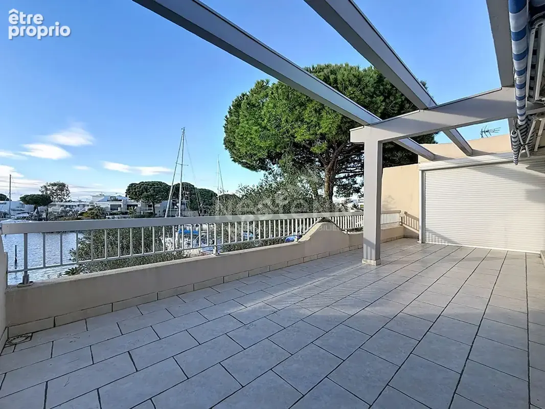 EXCEPTIONNELLE Marina d'angle Type 4 avec appontement XXL de 5m sur 15m - photo 2