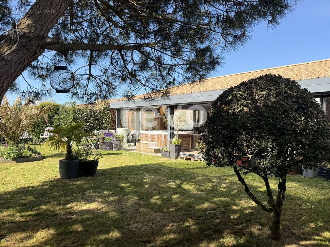 Maison à L'HERBERGEMENT