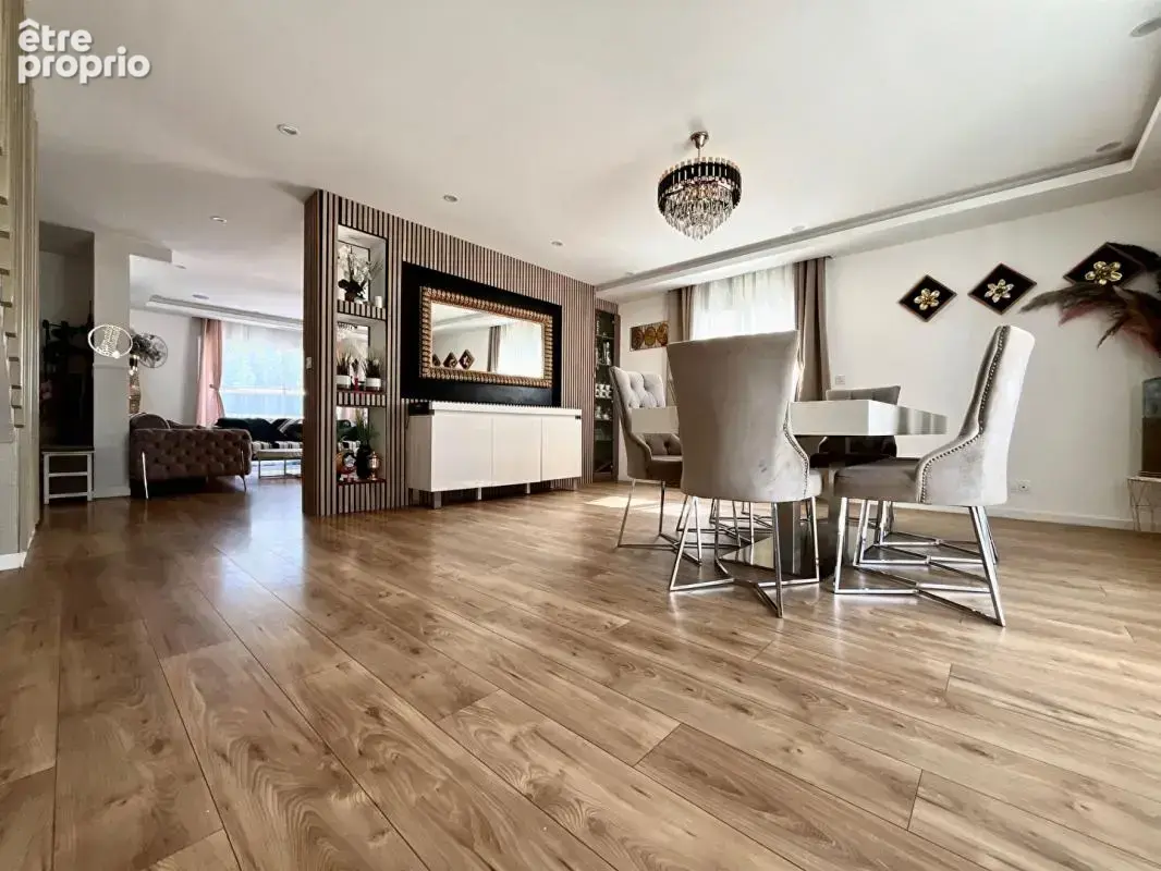 Magnifique villa de standing de 170 m²  sur un terrain 4 faces  avec piscine dans un secteur prisé - photo 10