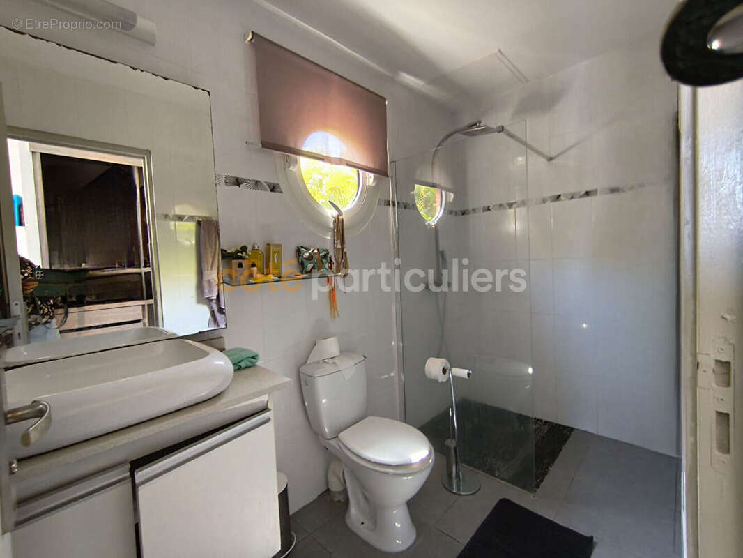 A VENDRE Villa  Saint-François 4 pièces - photo 13