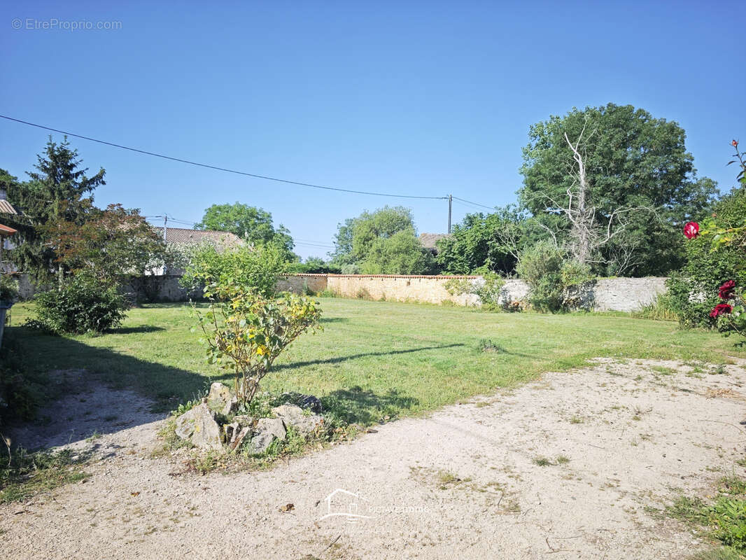 Maison à LEZAY