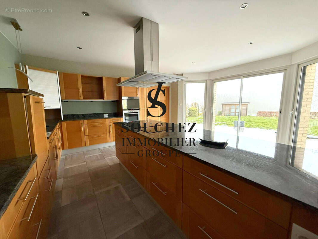Maison 245 m² à Berles-Monchel  - photo 4