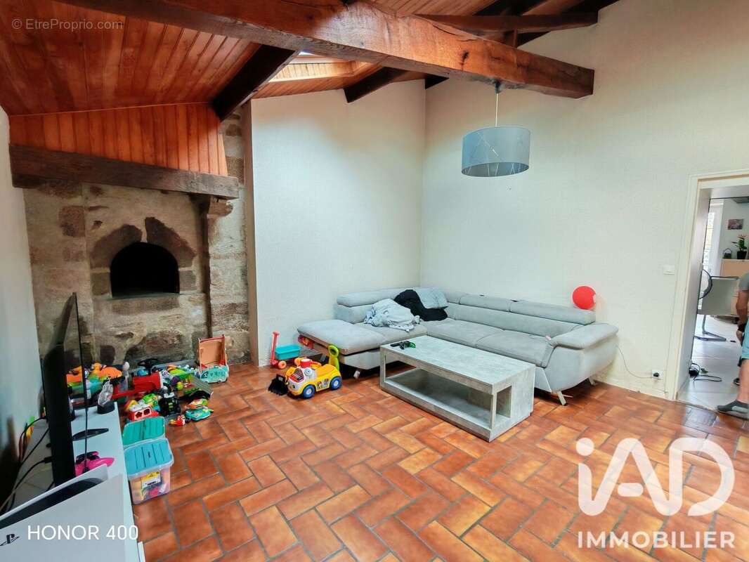 Maison 145 m² à Saint-Aubin-Du-Plain  - photo 5