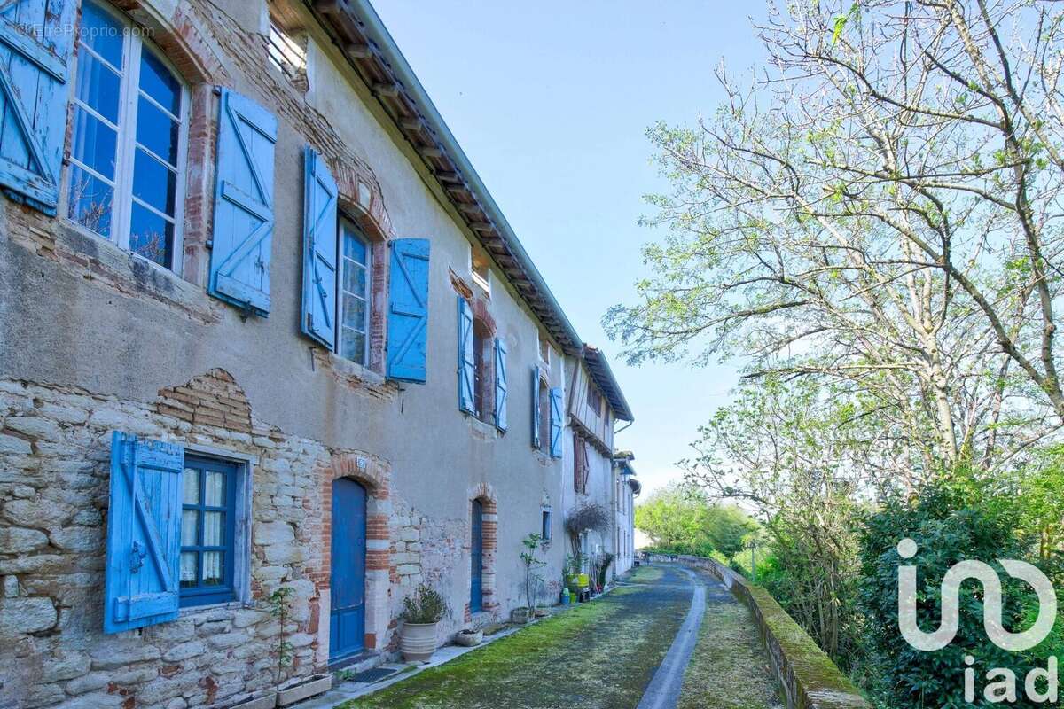 Maison 364 m² à Brens  - photo 2