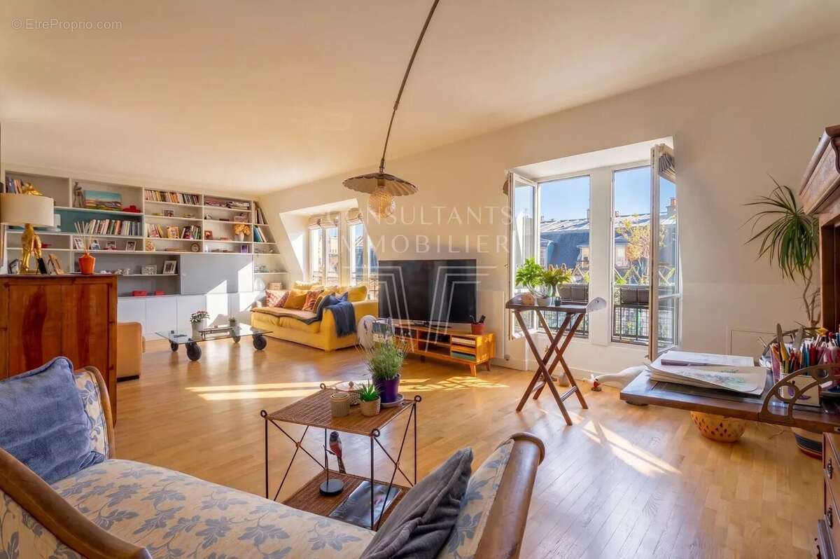 Appartement à PARIS-17E