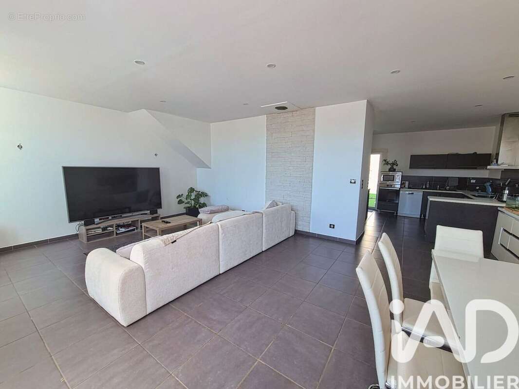 Maison 125 m² à Bromeilles  - photo 2
