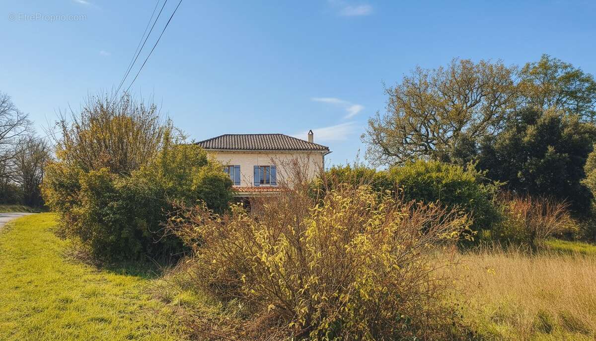 Maison à LACOUR