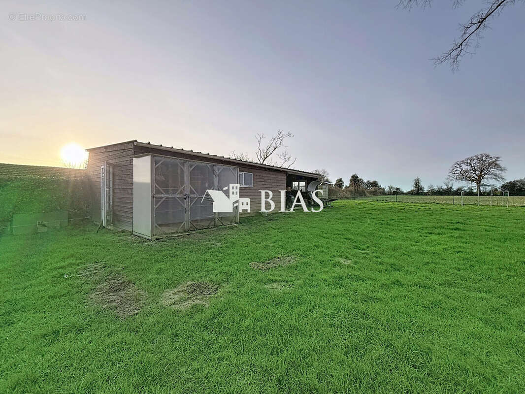 Maison à LA FEUILLIE