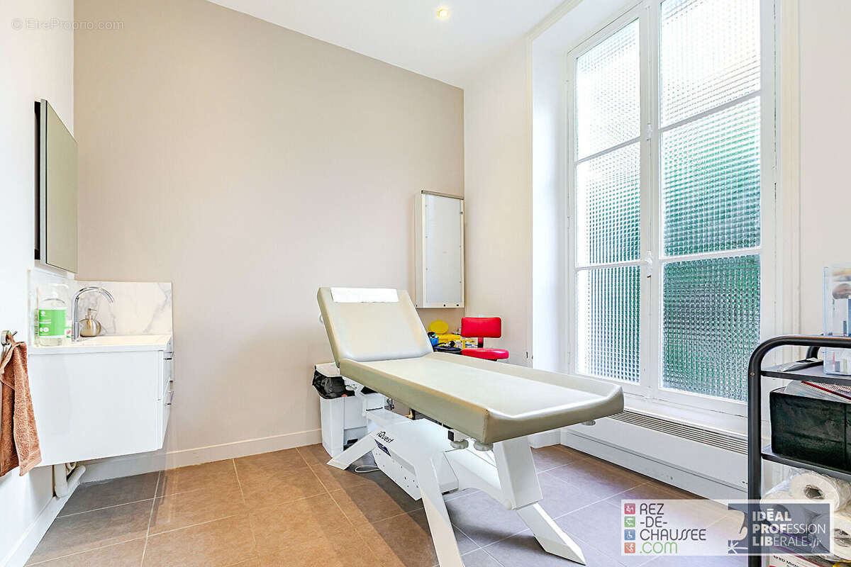 Commerce à PARIS-16E