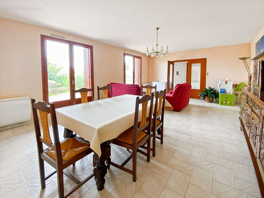 Maison à VILLEBRUMIER