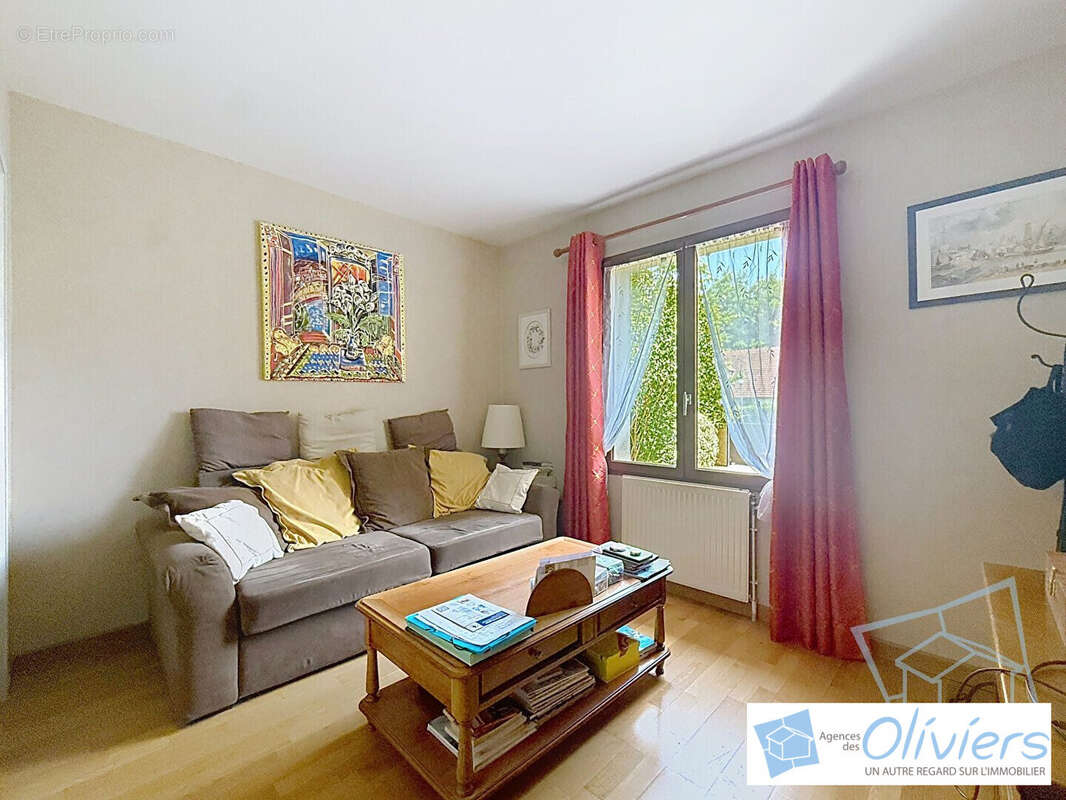 Maison à DAMPIERRE-EN-YVELINES