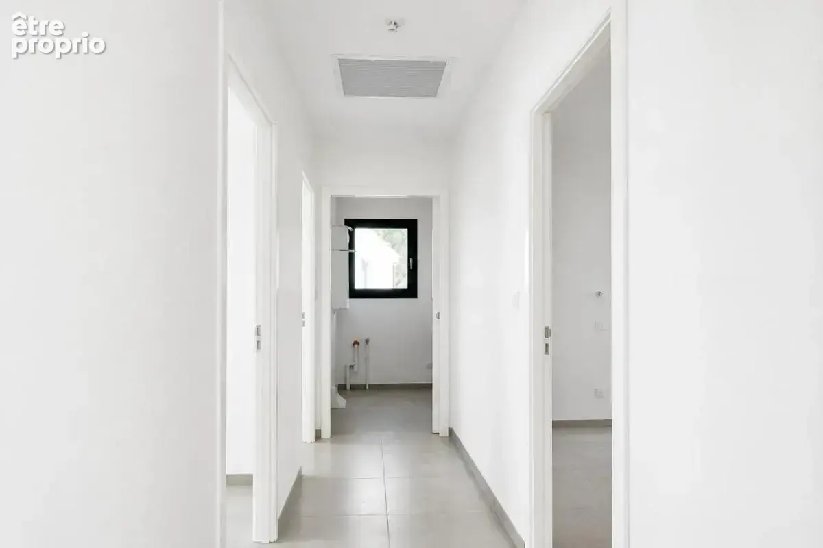 Maison de construction récente de plain-pied, 5 pièces de 135 m² à Tauves - photo 13