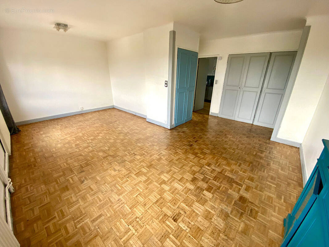 Appartement à SARTROUVILLE