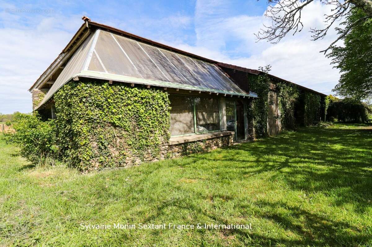 Grande maison familliale de 5 chambres offrant de superbes volumes et une dépendance exceptionnelle dans un cadre privilégié - photo 3