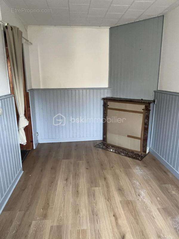 Maison à VILLENEUVE-SUR-YONNE