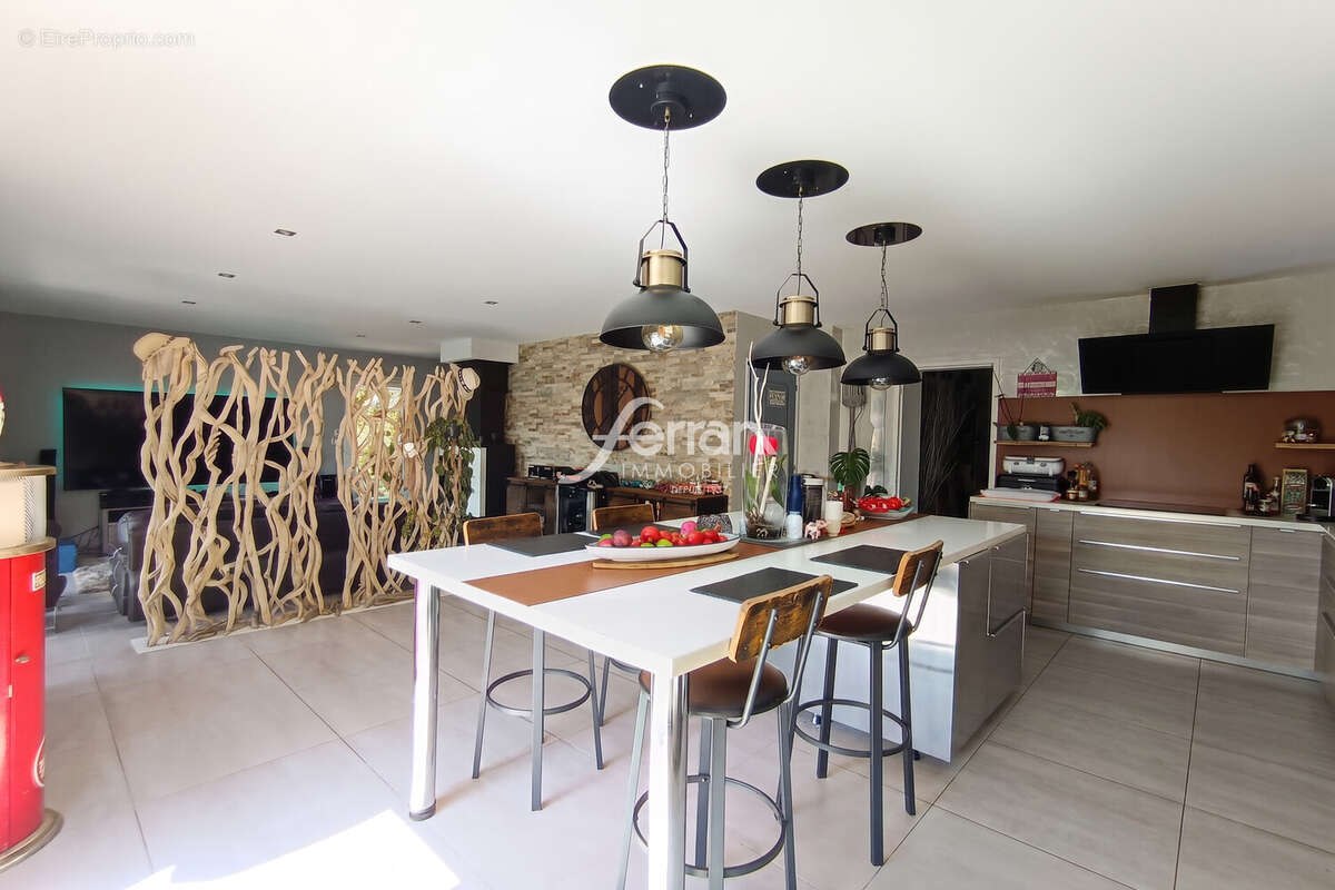 Maison 238 m² à Draguignan  - photo 9