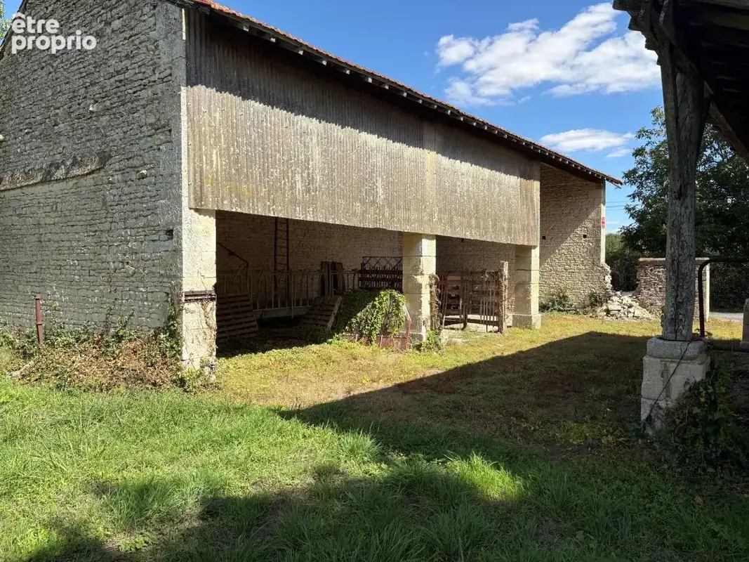 Maison à FRONTENAY-ROHAN-ROHAN