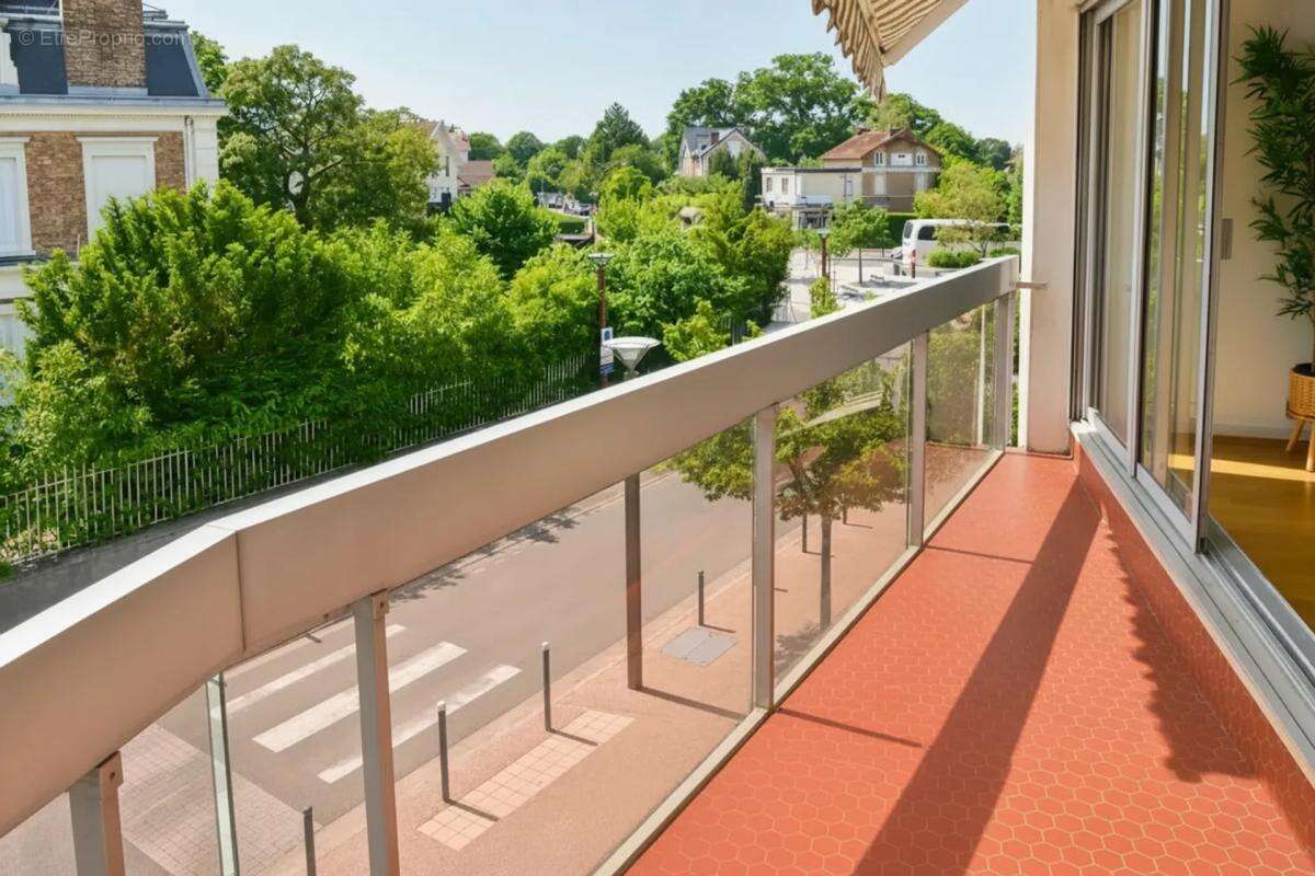 Appartement dans quartier résidentiel, La Celle-Saint-Cloud - photo 11