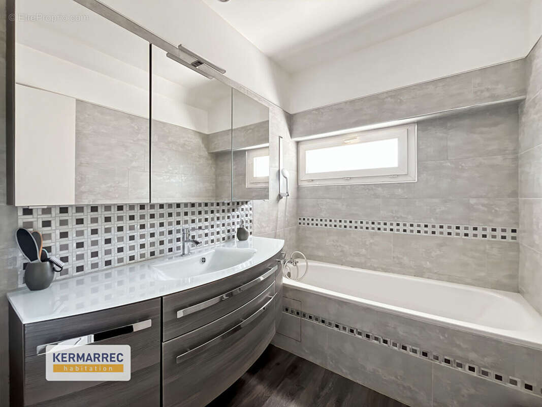 Maison à SAINT-JACQUES-DE-LA-LANDE