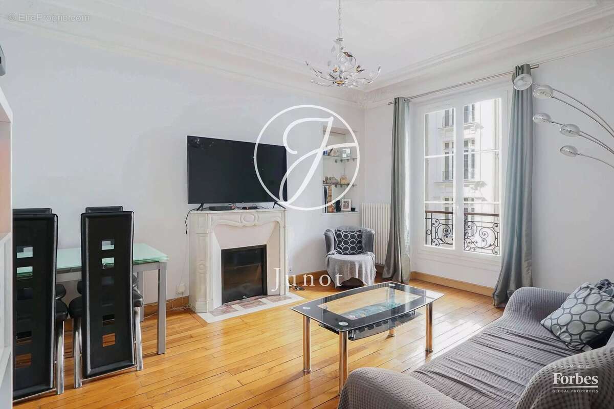 Appartement à PARIS-6E