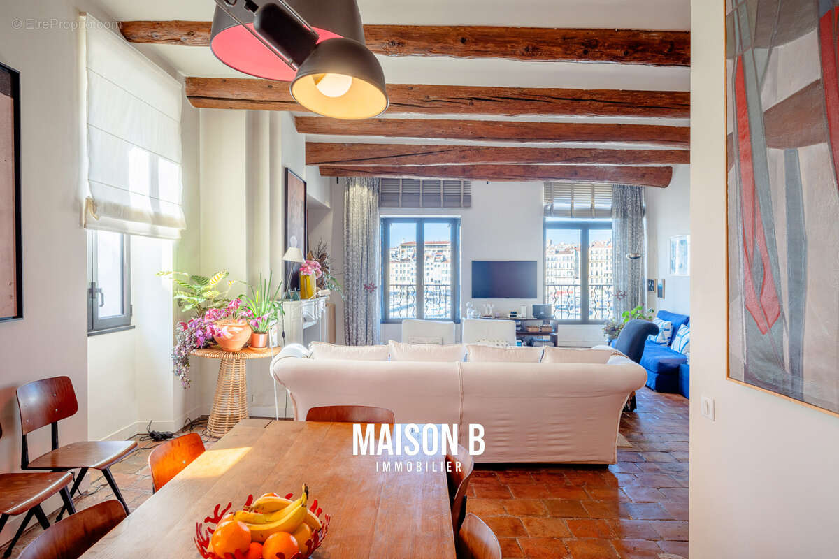 Appartement à MARSEILLE-1E