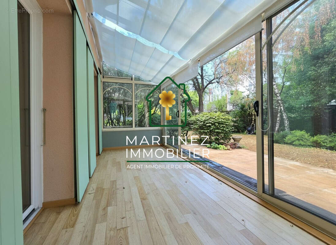 Maison 166 m² à Lyon-8e  - photo 5