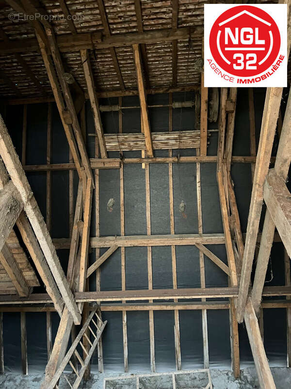 Maison à CRUSEILLES