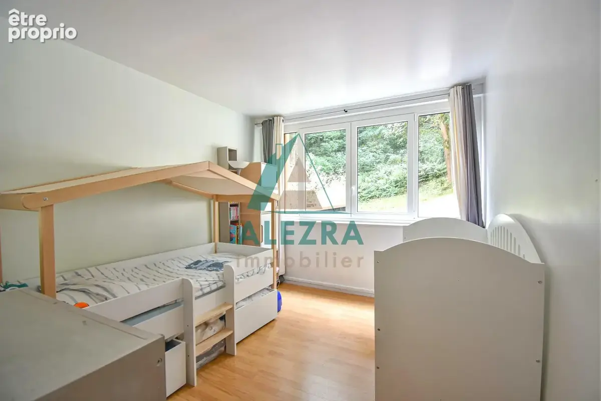 Appartement 4 pièces 85 m² à vendre à La Celle-Saint-Cloud (78170) - photo 9